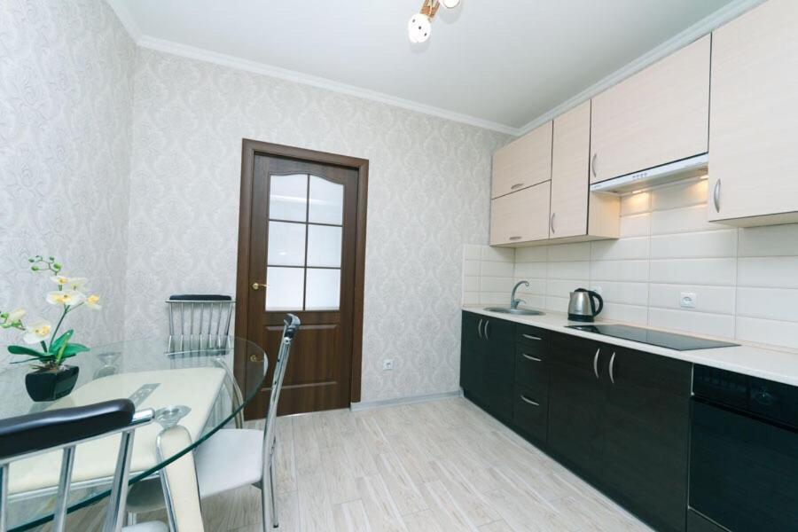 1 вулиця софії русової Apartment *